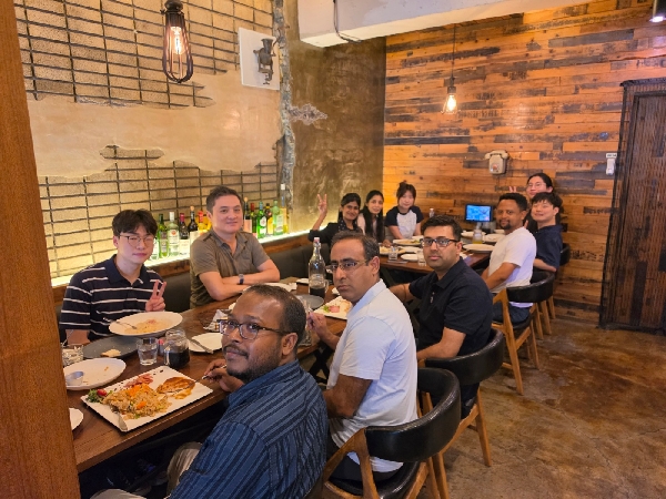 Group lunch main image